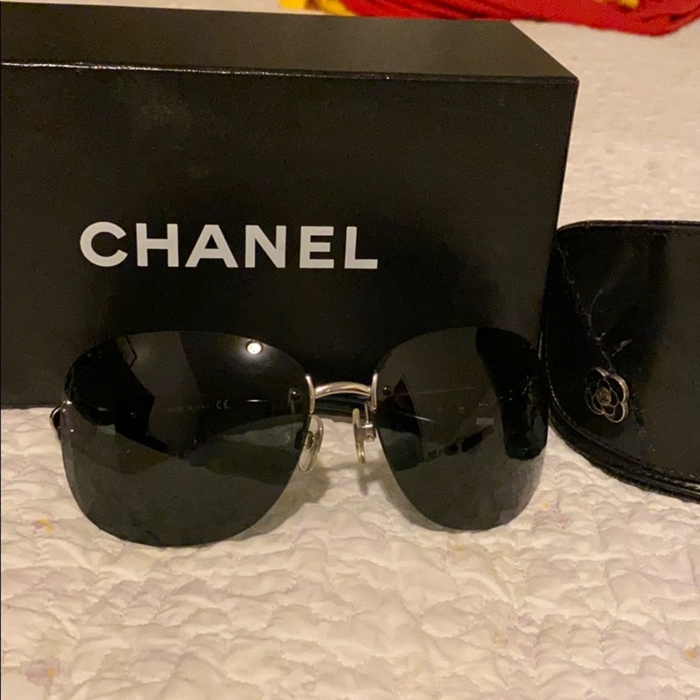 CHANEL sunglasses